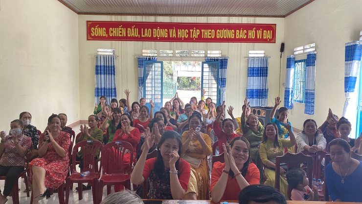 54.Cán bộ Phụ nữ xã Xuân Tâm tham gia lớp tập huấn chăm sóc sức khỏe phụ nữ và trẻ em.jpg